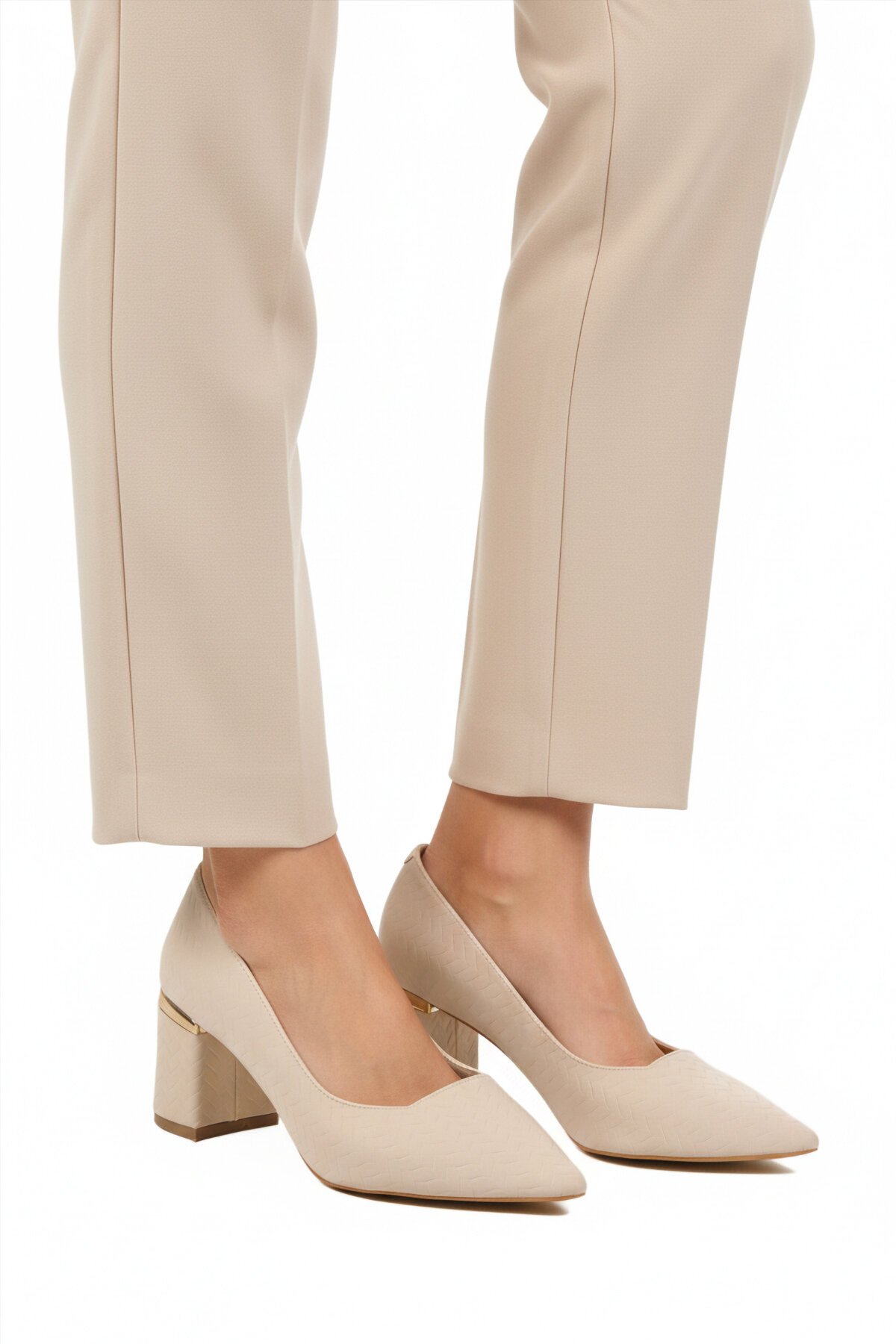 Bej Hafif Kadın Topuklu Ayakkabı 619004 Z