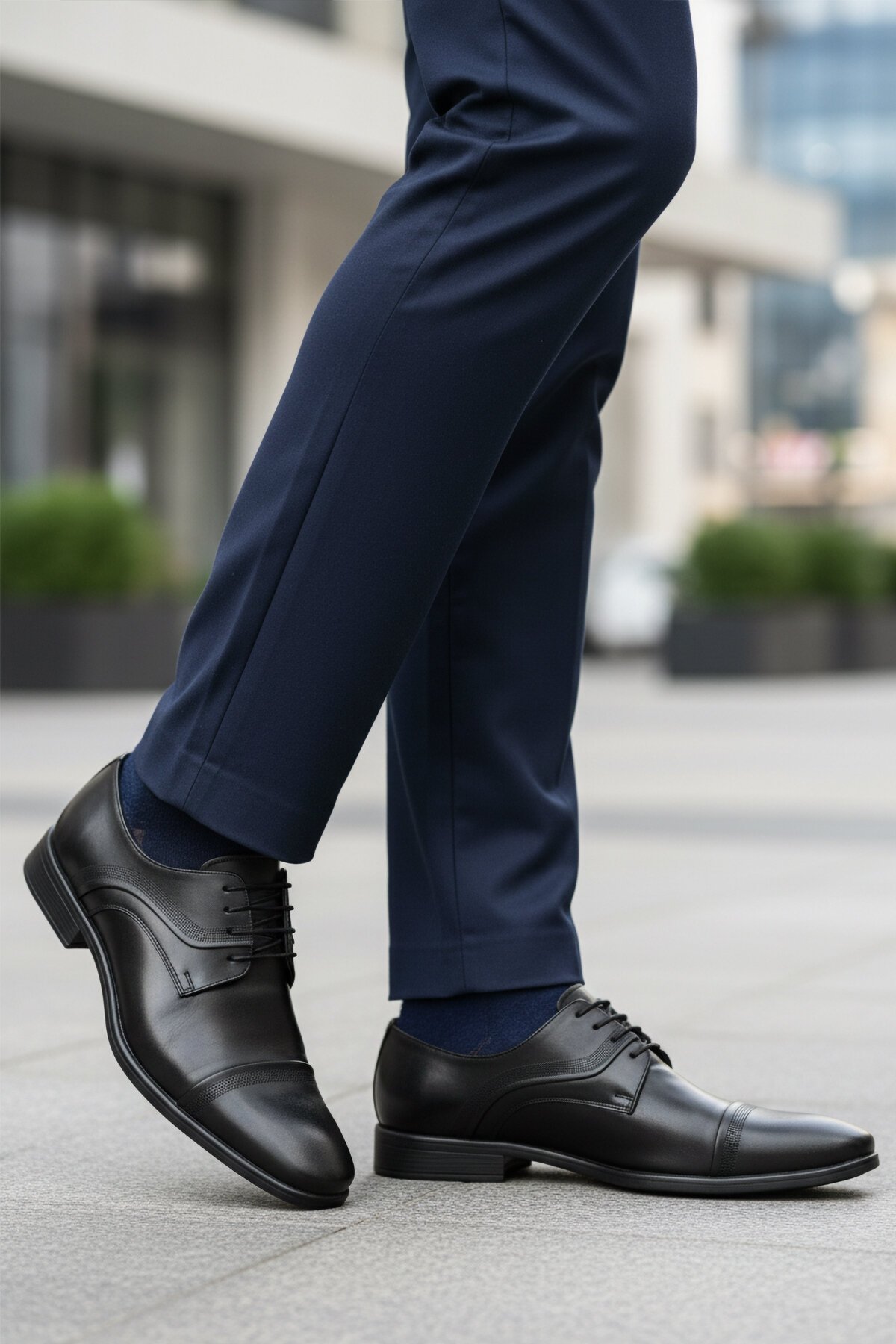 Siyah Hakiki Deri Kaymaz Taban Erkek Günlük Ayakkabı 975 M