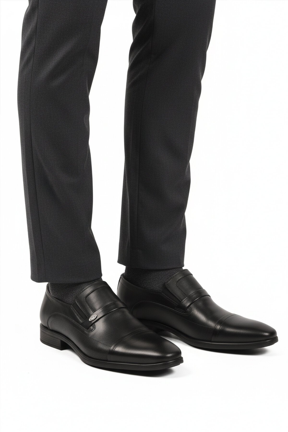 Siyah Hakiki Deri Kaymaz Taban Erkek Günlük Ayakkabı 976 M