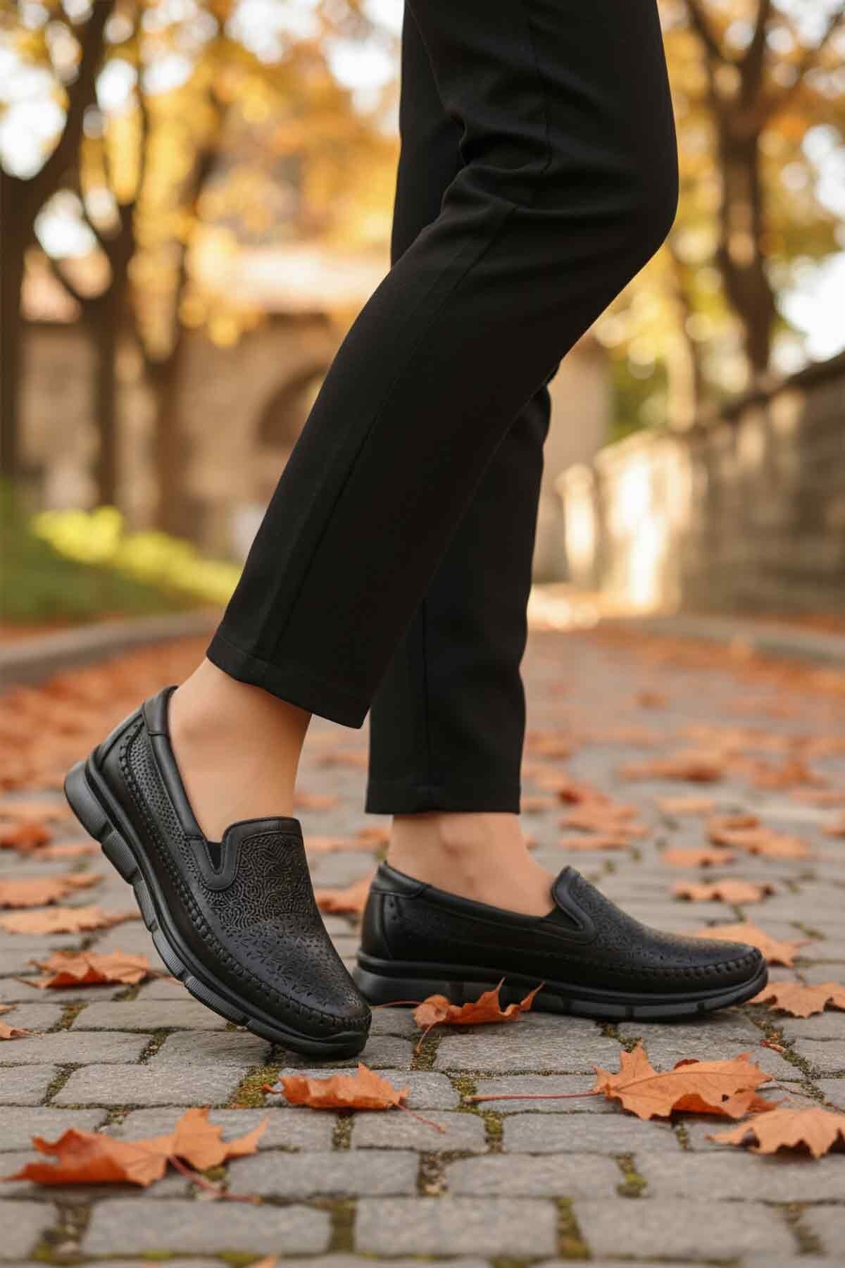 Siyah Hakiki Deri Ortopedik Taban Kadın Günlük Ayakkabı 608 Z