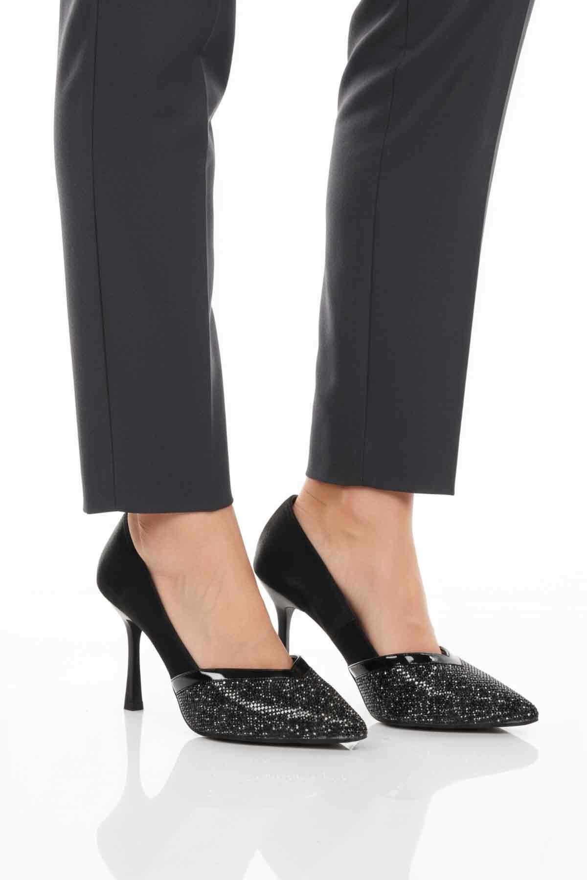 Siyah Saten İnce topuklu Hafif Kadın Topuklu Ayakkabı 357192 Z