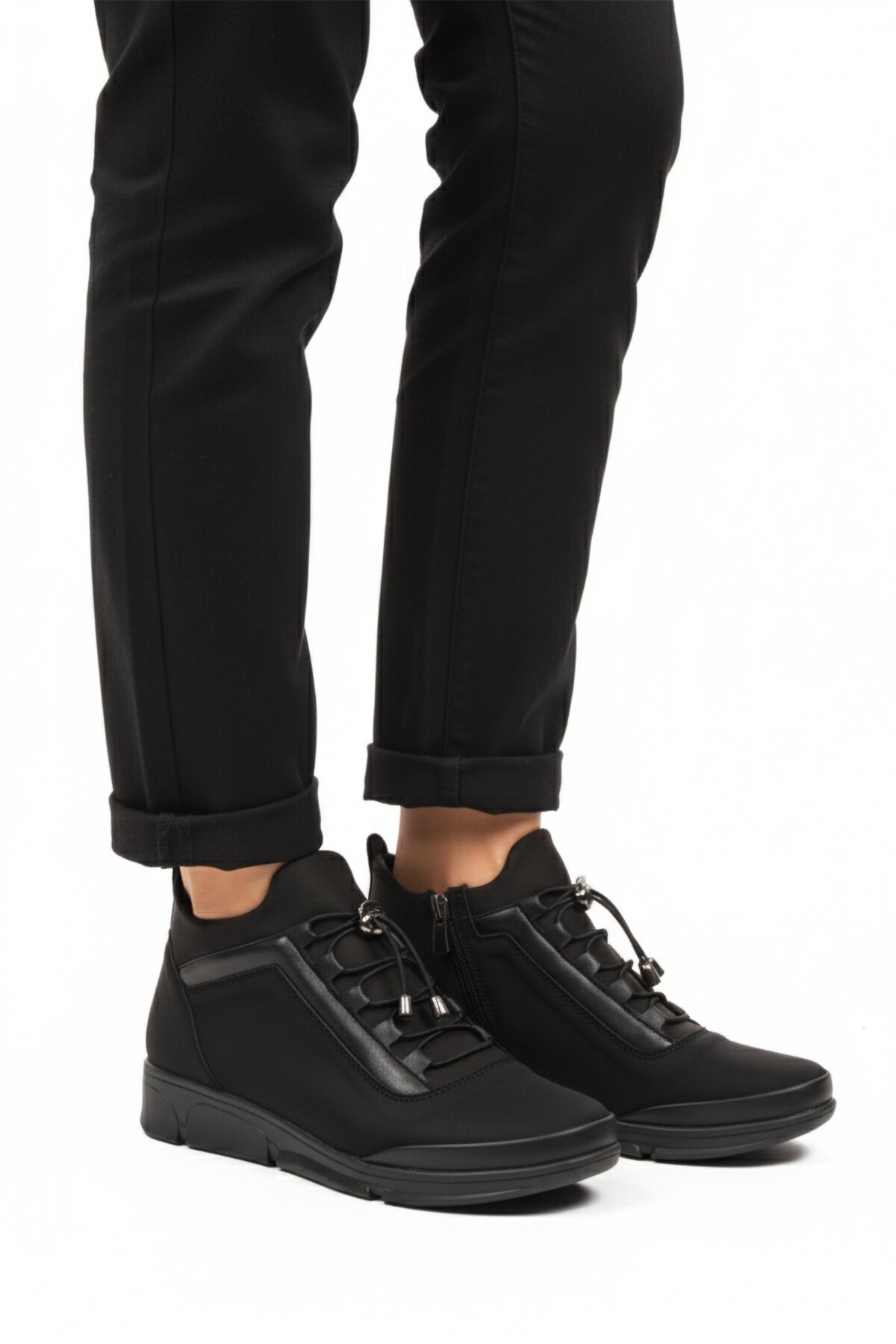 Siyah Zümrüt Kilit Bağcıklı Kadın Bot 293113 Z