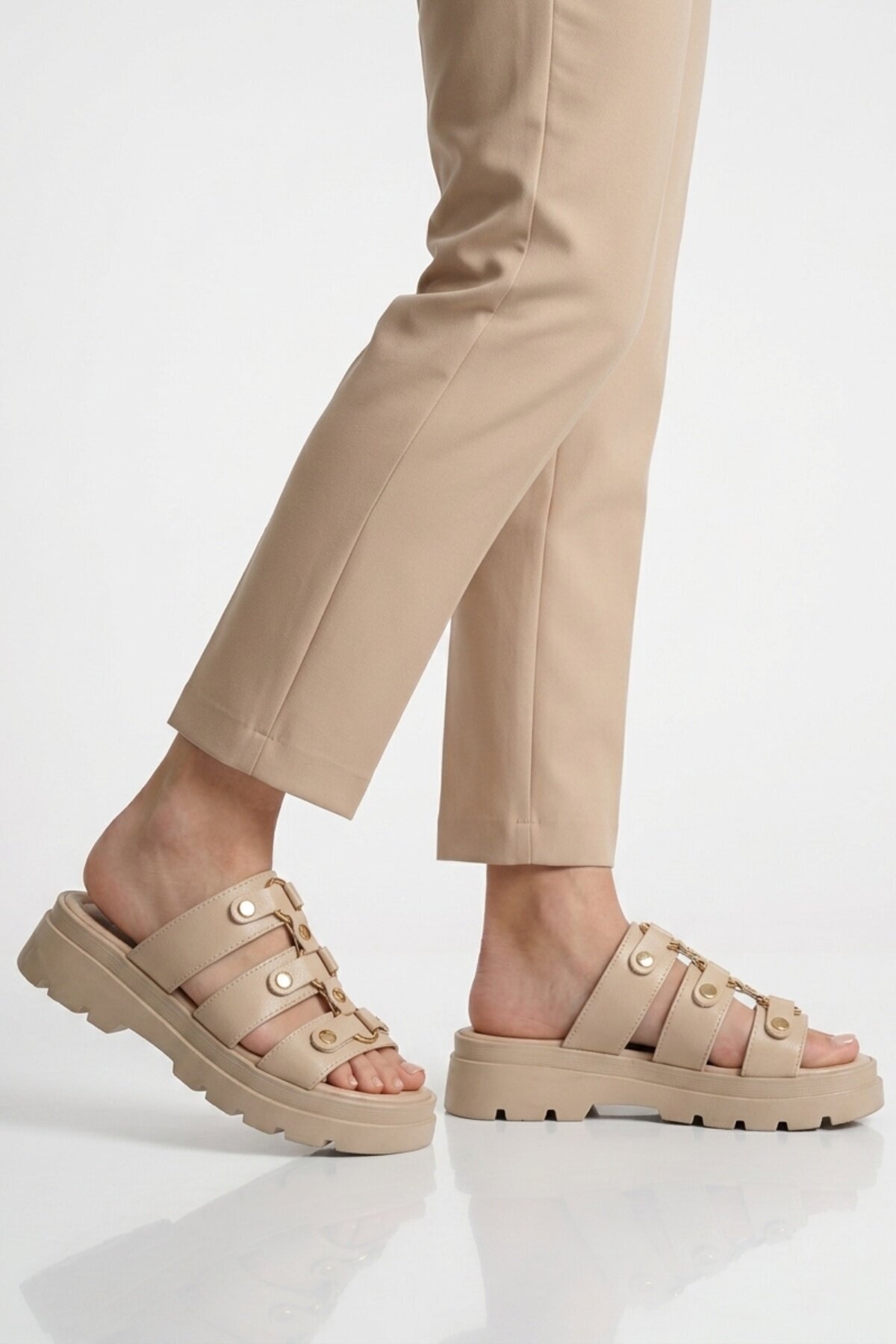 Bej Hafif Yüksek Tabanlı ComfortSole Taban Kadın Terlik 35351 Z