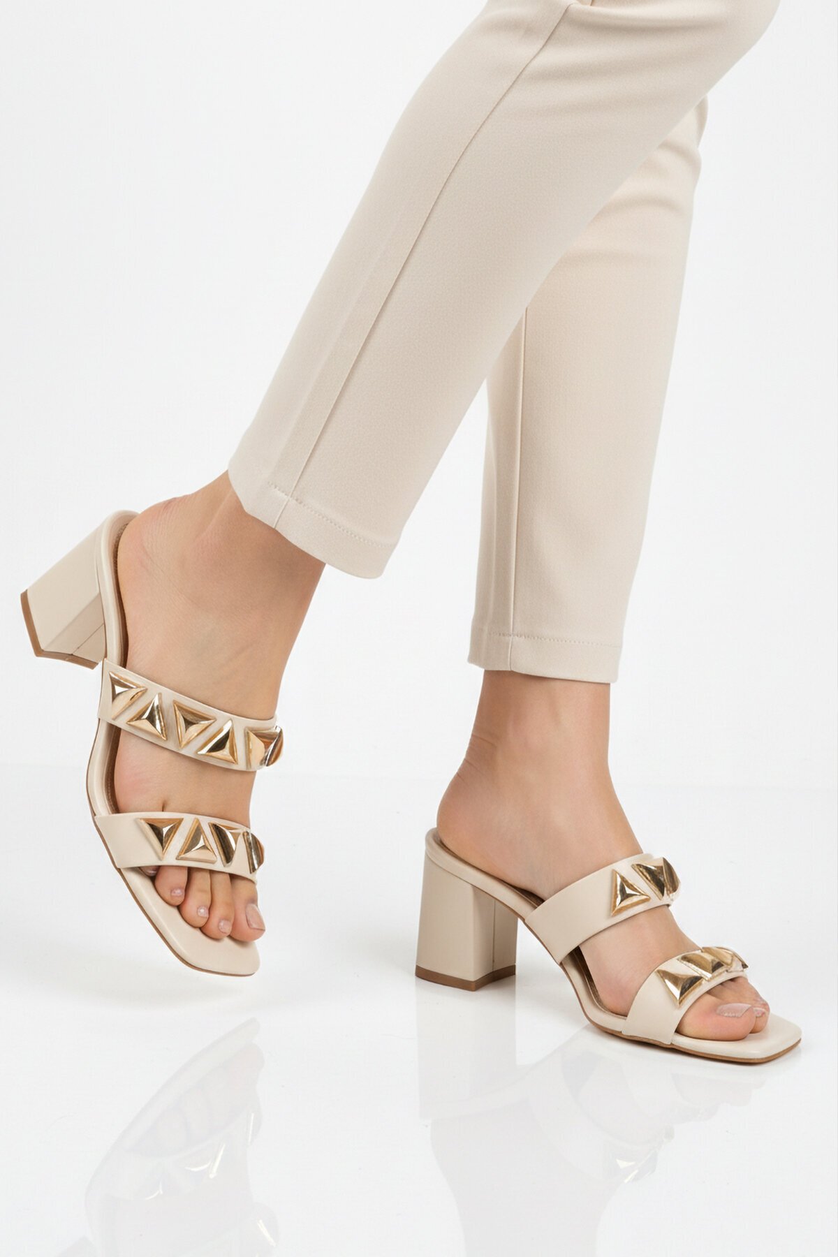 Bej hafif Taşlı Kadın Topuklu Terlik 547855 Z