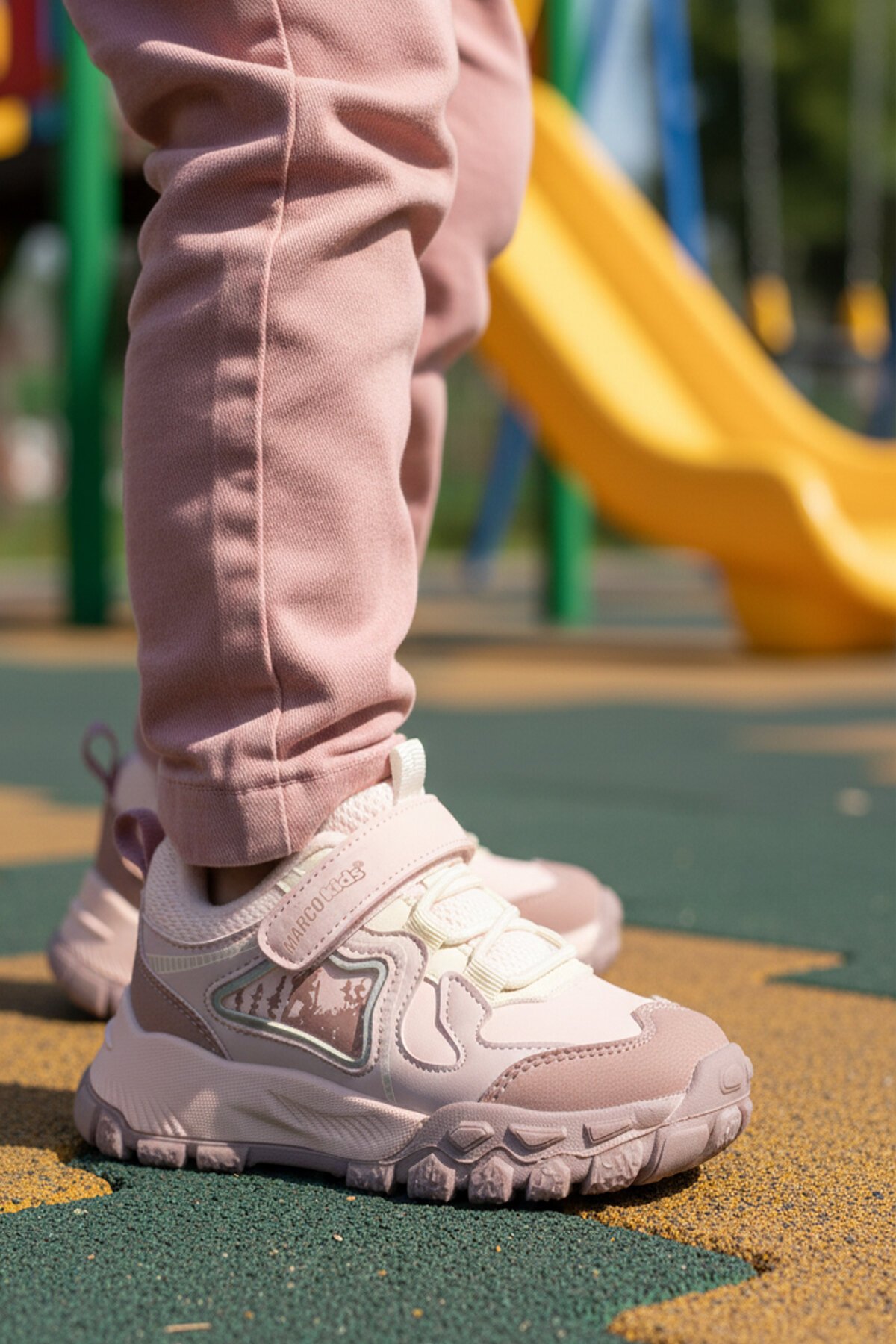 Pudra Kaymaz Taban Çocuk Spor Ayakkabı 22678 P