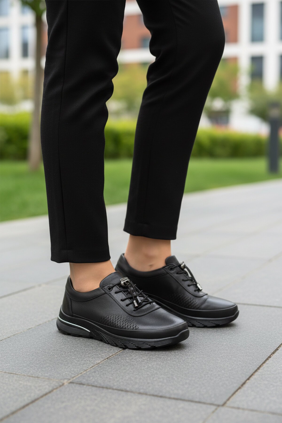 Siyah Hakiki Deri Kadın Günlük Ayakkabı PLV020 Z