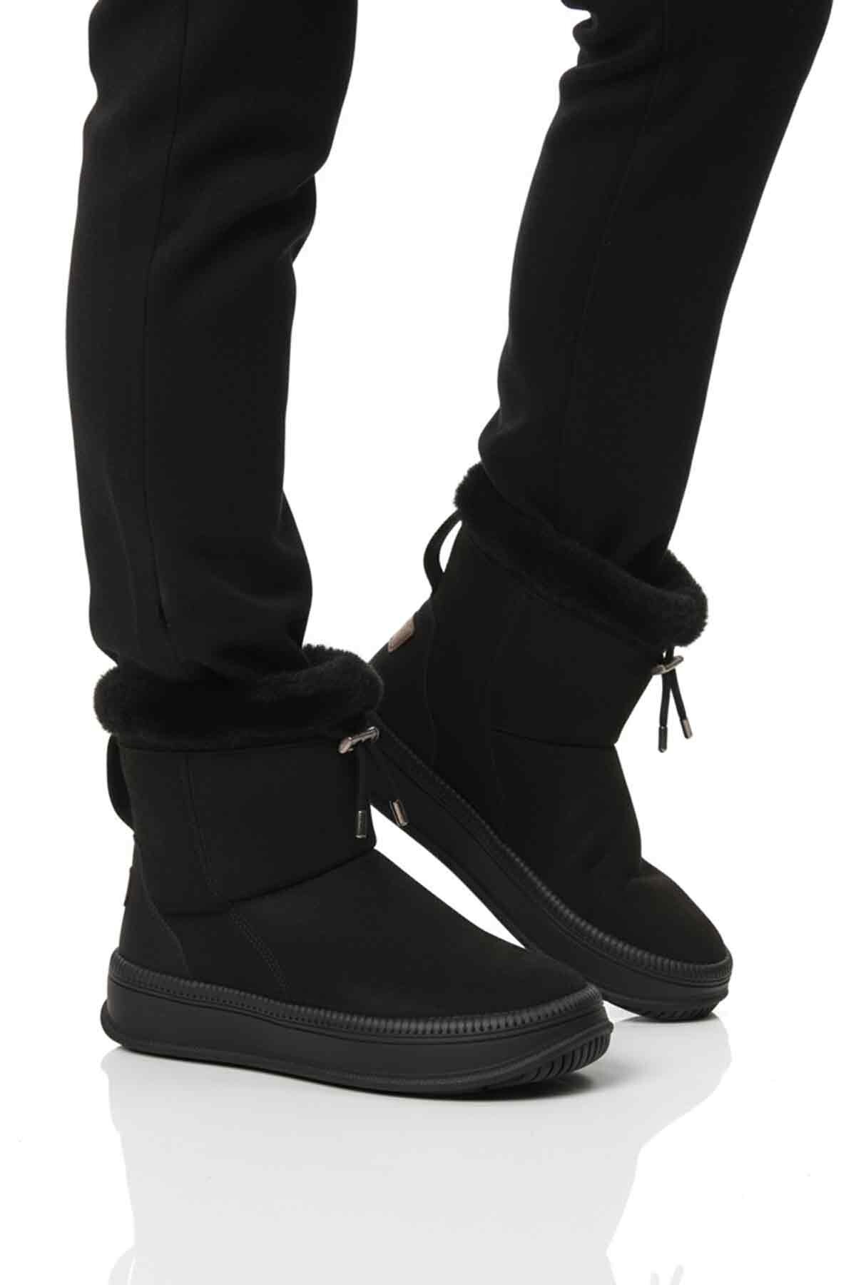 Siyah Kadın Bot 25003 Z