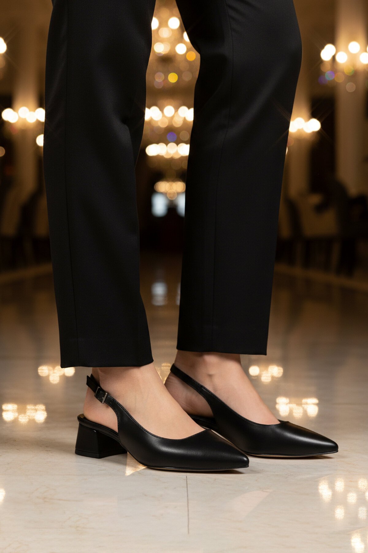 Siyah Hafif Slingback Kadın Topuklu Ayakkabı 323101 Z
