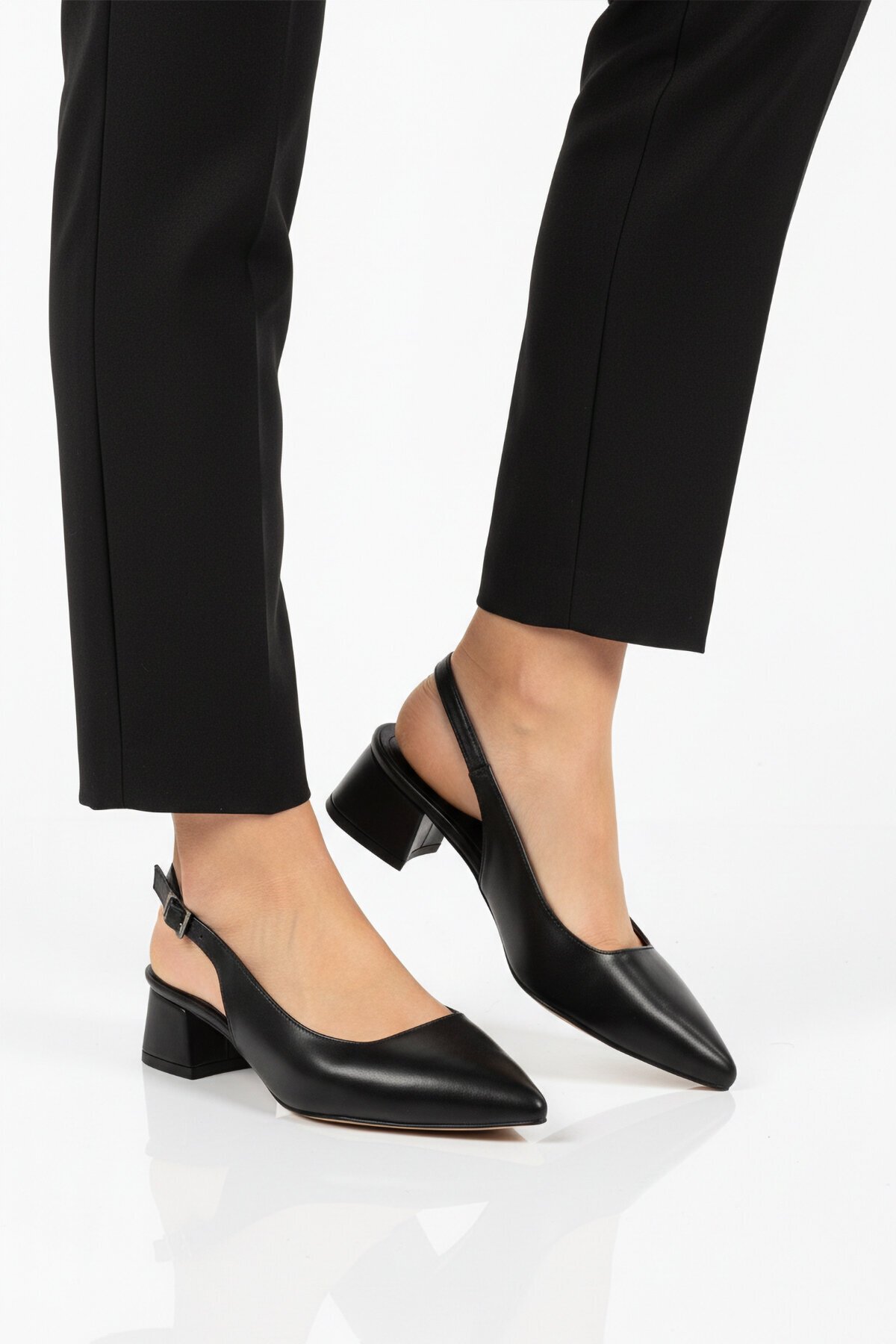Siyah Hafif Slingback Kadın Topuklu Ayakkabı 323101 Z
