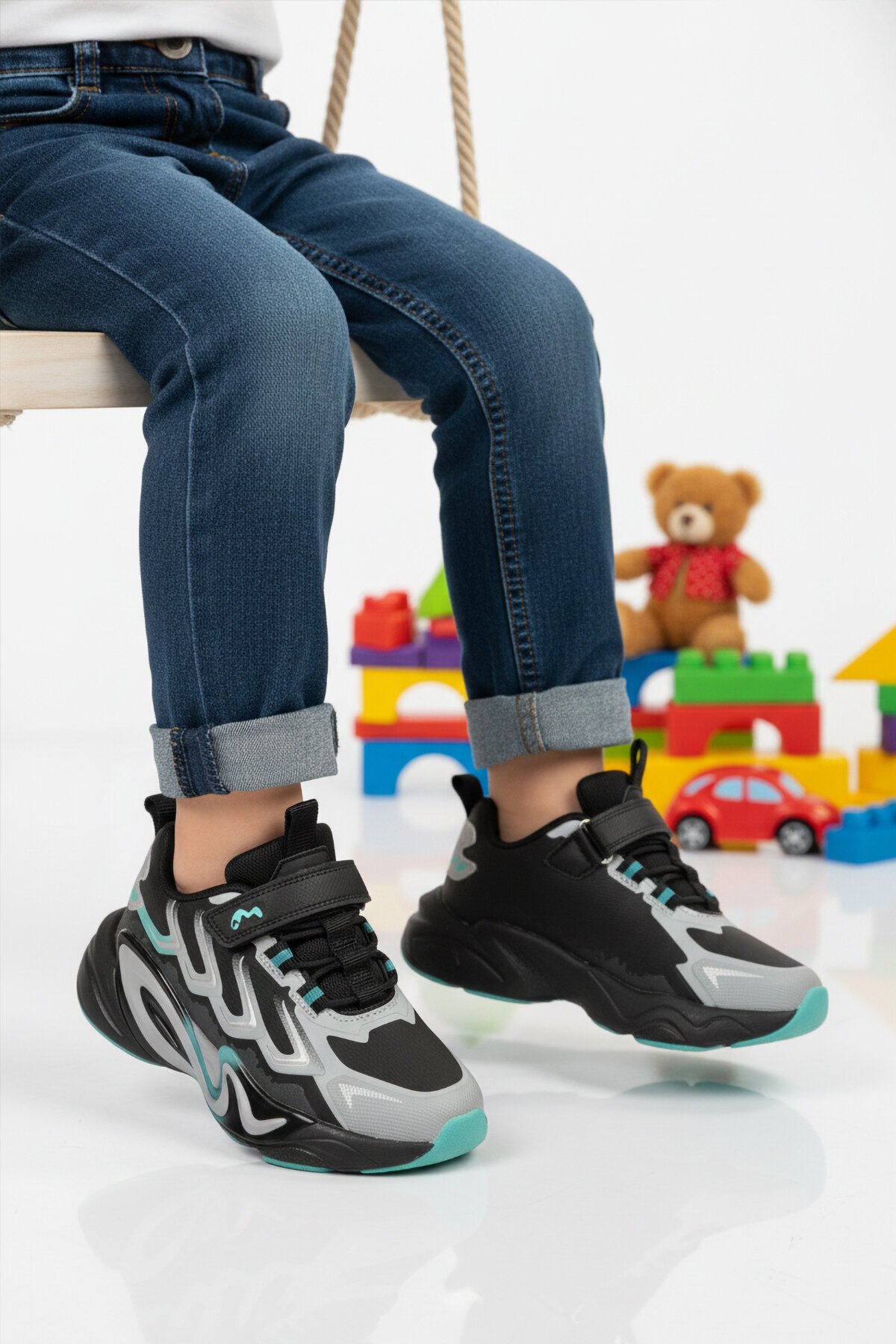 Gri-Turkuaz Cırtlı Erkek Çocuk Spor Ayakkabı 161-T5440210 P