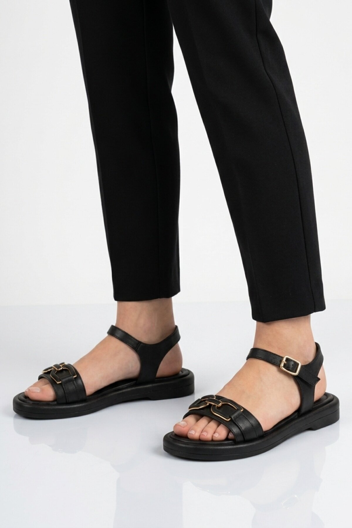 Siyah Hafif ComfortSole Taban Kadın Sandalet 35442 Z