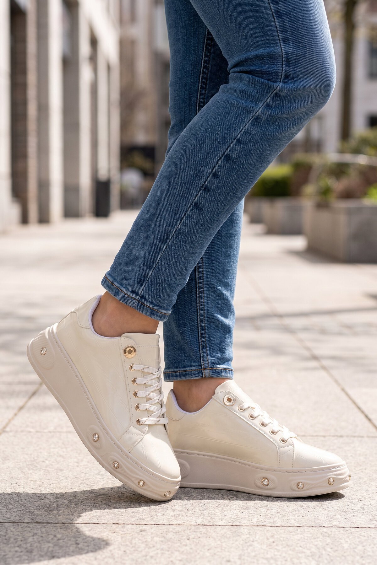 Kadın Bağcıklı Şık Rahat Sneaker Beyaz Cilt Kalın Taban Casual Yürüyüş Ayakkabı 431179