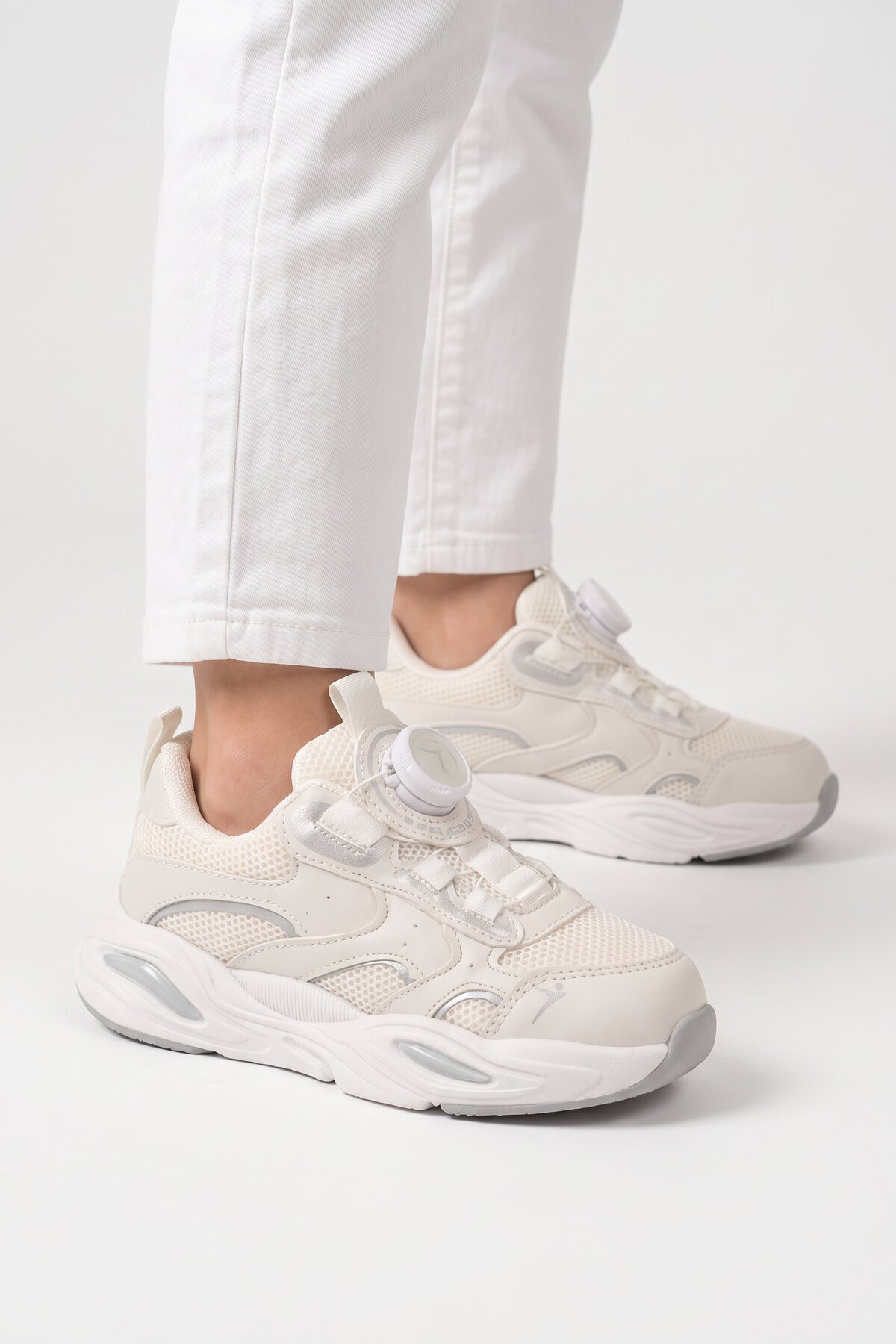 Beyaz Akıllı Bağcıklı Fileli Erkek Çocuk Spor Ayakkabı Sneaker Frank P