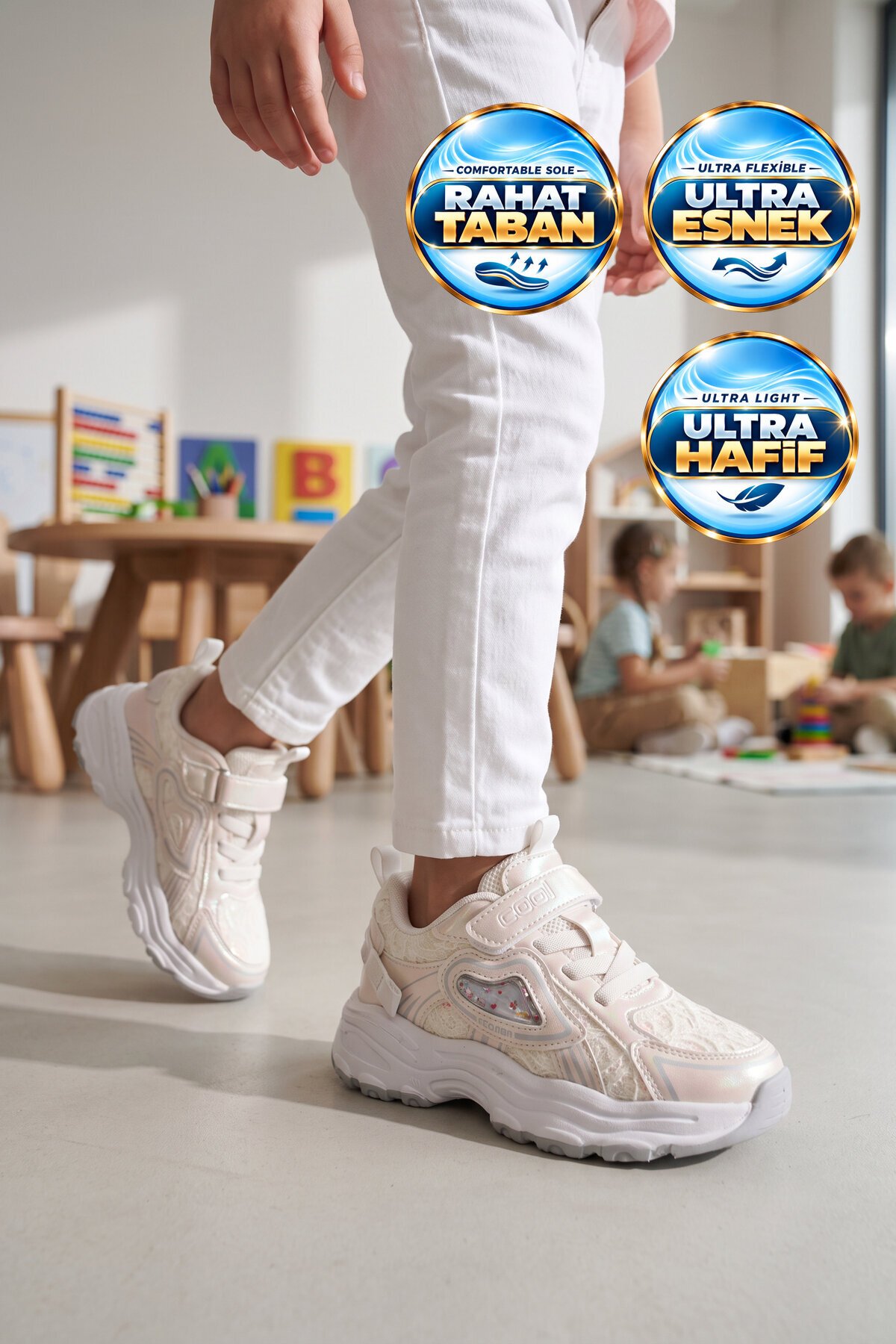 Beyaz Desenli Cırt Bantlı Rahat Tabanlı Kız Çocuk Yürüyüş ve Spor Ayakkabı Sneaker Sımba