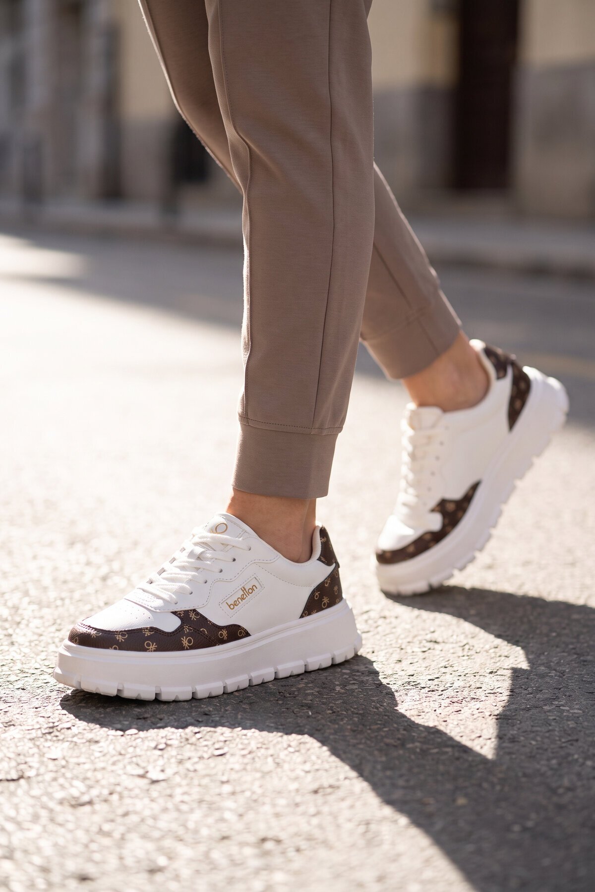 Bağcıklı Kalın Taban Sneaker Beyaz Şık Rahat Desenli Casual Yürüyüş Ayakkabı BNI-12124
