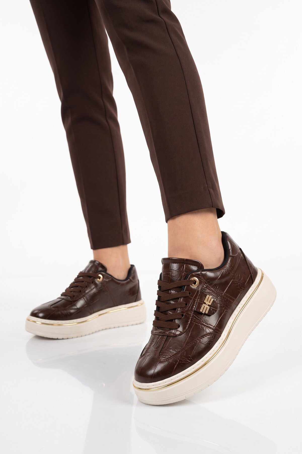 Kadın Bağcıklı Sneaker Kahve Cilt Kalın Rahat Taban Casual Yürüyüş Ayakkabı 231176