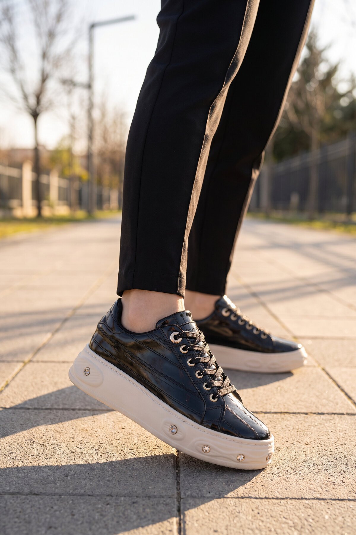 Kadın Bağcıklı Şık Rahat Sneaker Siyah Cilt Kalın Taban Casual Yürüyüş Ayakkabı 431179