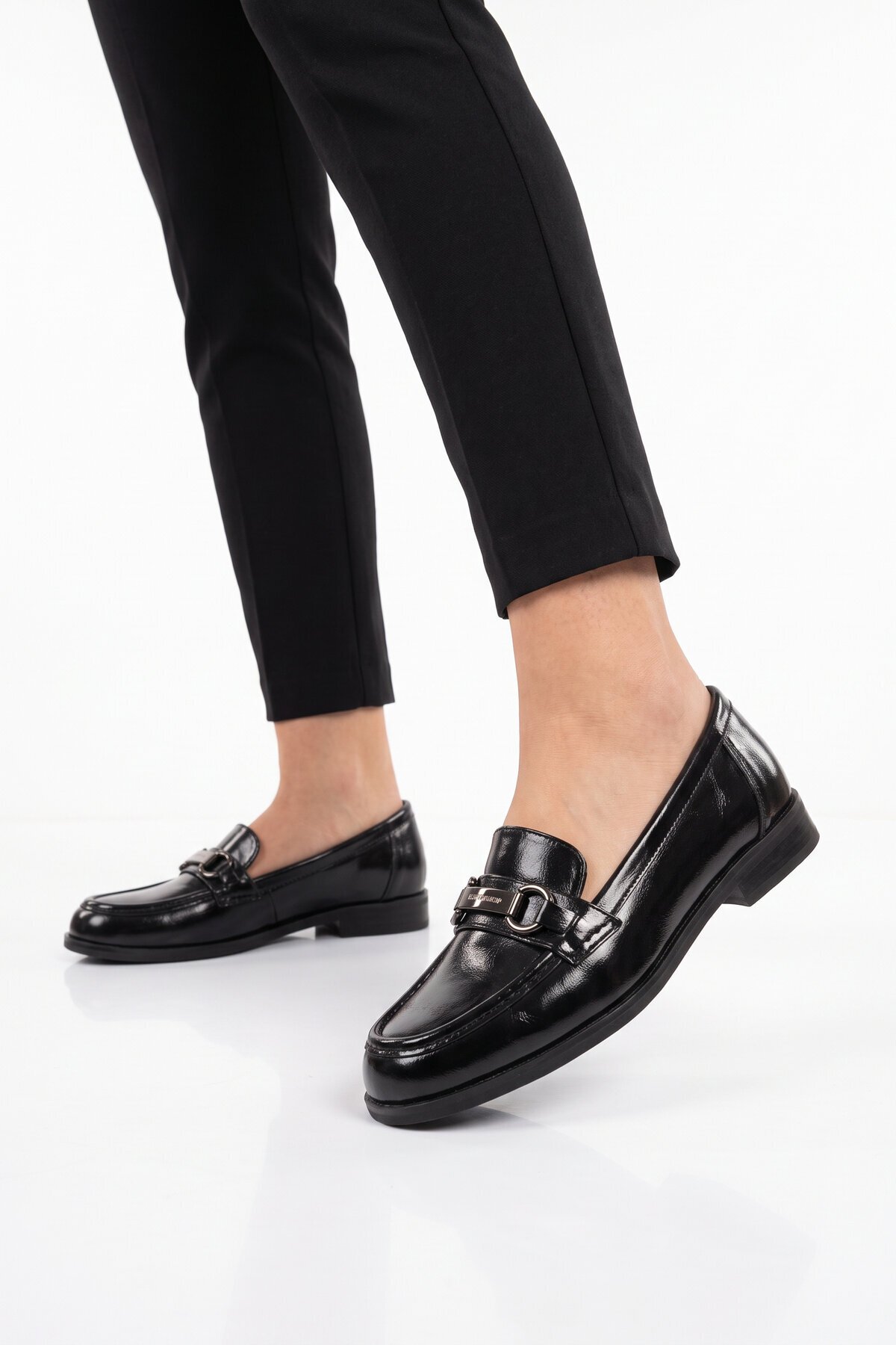 Kadın Toka Detaylı Şık Rahat Siyah Parlak Kadın Klasik Casual Ayakkabı Loafer PC-56058