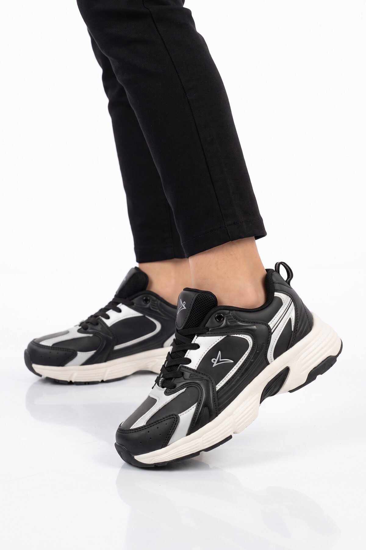 Bağcıklı Kalın Rahat Taban Siyah Unisex Yürüyüş ve Spor Ayakkabı Sneaker Terra G