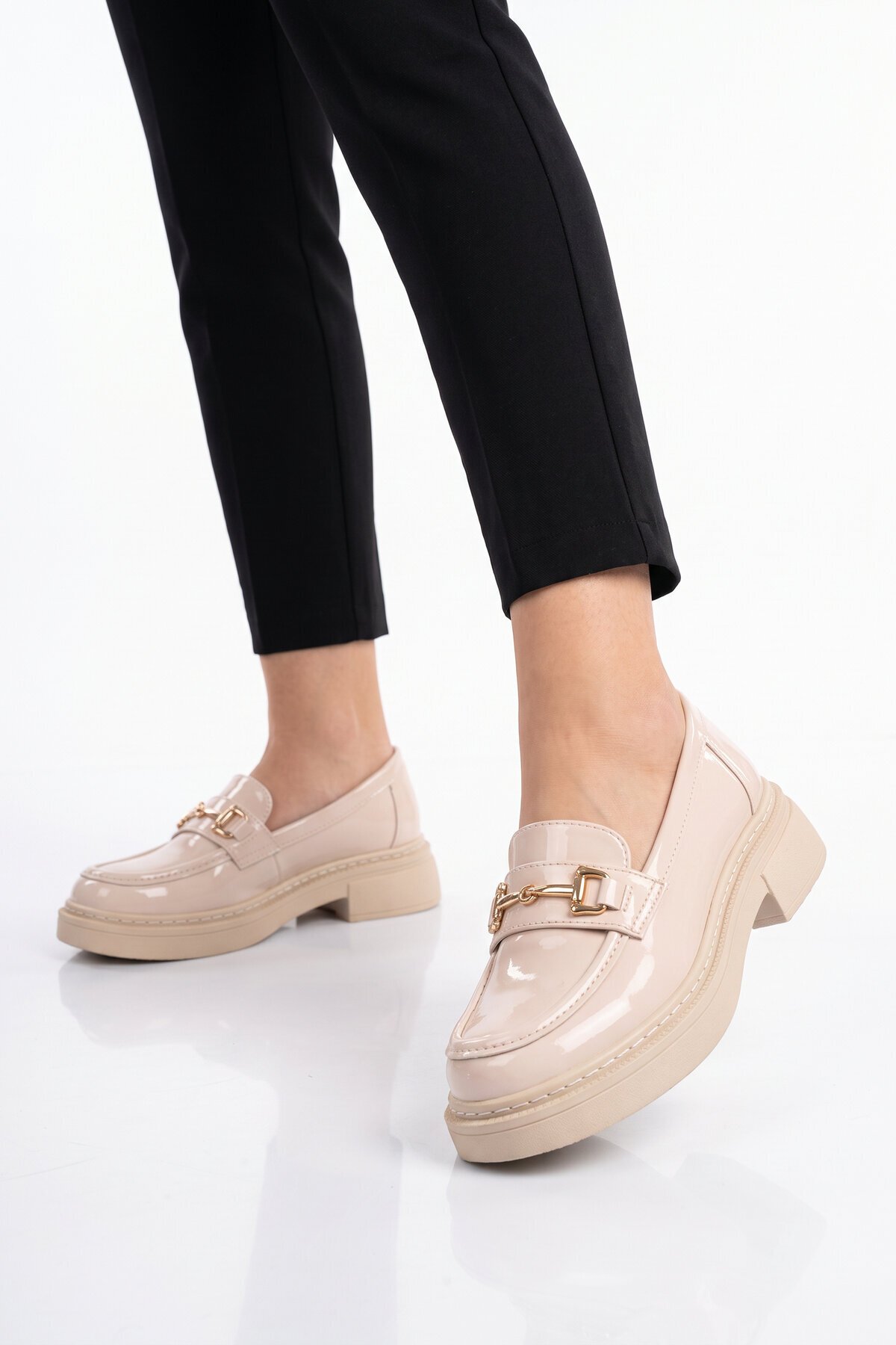 Toka Detaylı Kalın Tabanlı Şık Rahat Bej Rugan Kadın Casual Ayakkabı Loafer 1805
