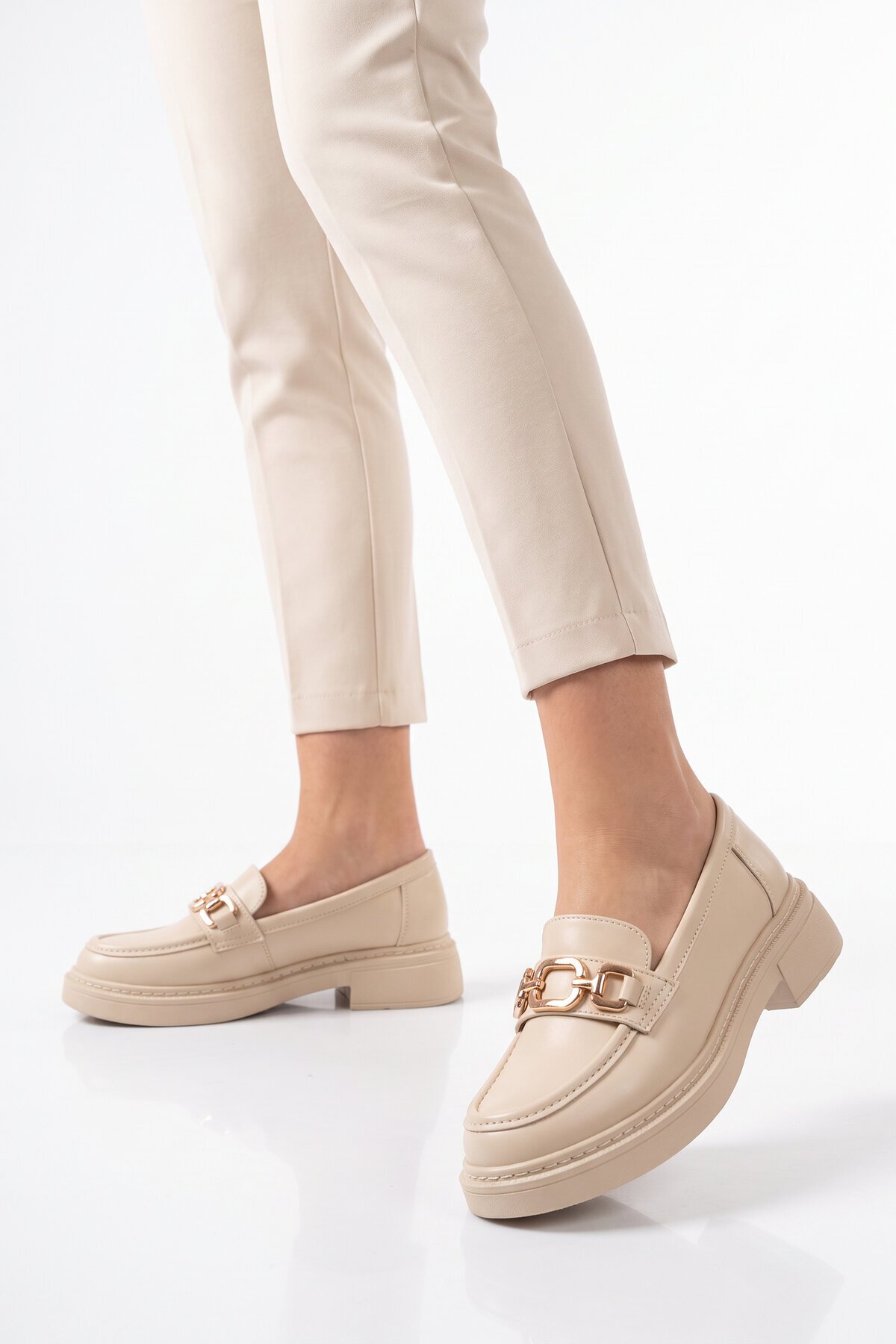 Toka Detaylı Kalın Tabanlı Şık Rahat Bej Kadın Casual Ayakkabı Loafer 1837