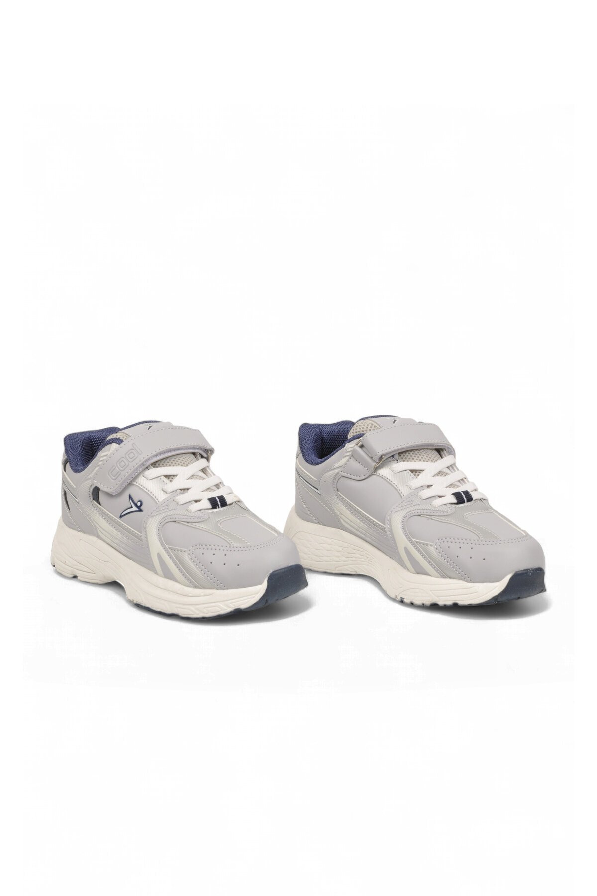 Gri Erkek Çocuk Yürüyüş ve Spor Ayakkabı Cırt Bantlı Kalın Rahat Tabanlı Sneaker Terra 26K