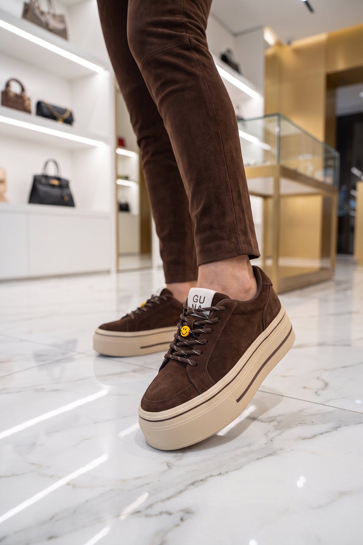 Kahve Hakiki Deri Kadın Casual Ayakkabı Kalın Tabanlı Aksesuar Bağcıklı Şık Rahat Sneaker 26K366-2