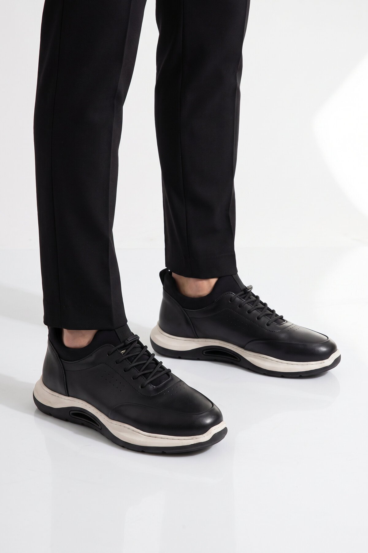 Lastik Bağcıklı Kauçuk Tabanlı Sneaker Şık Rahat Siyah-Beyaz Hakiki Deri Erkek Casual Ayakkabı HZ2844-8225