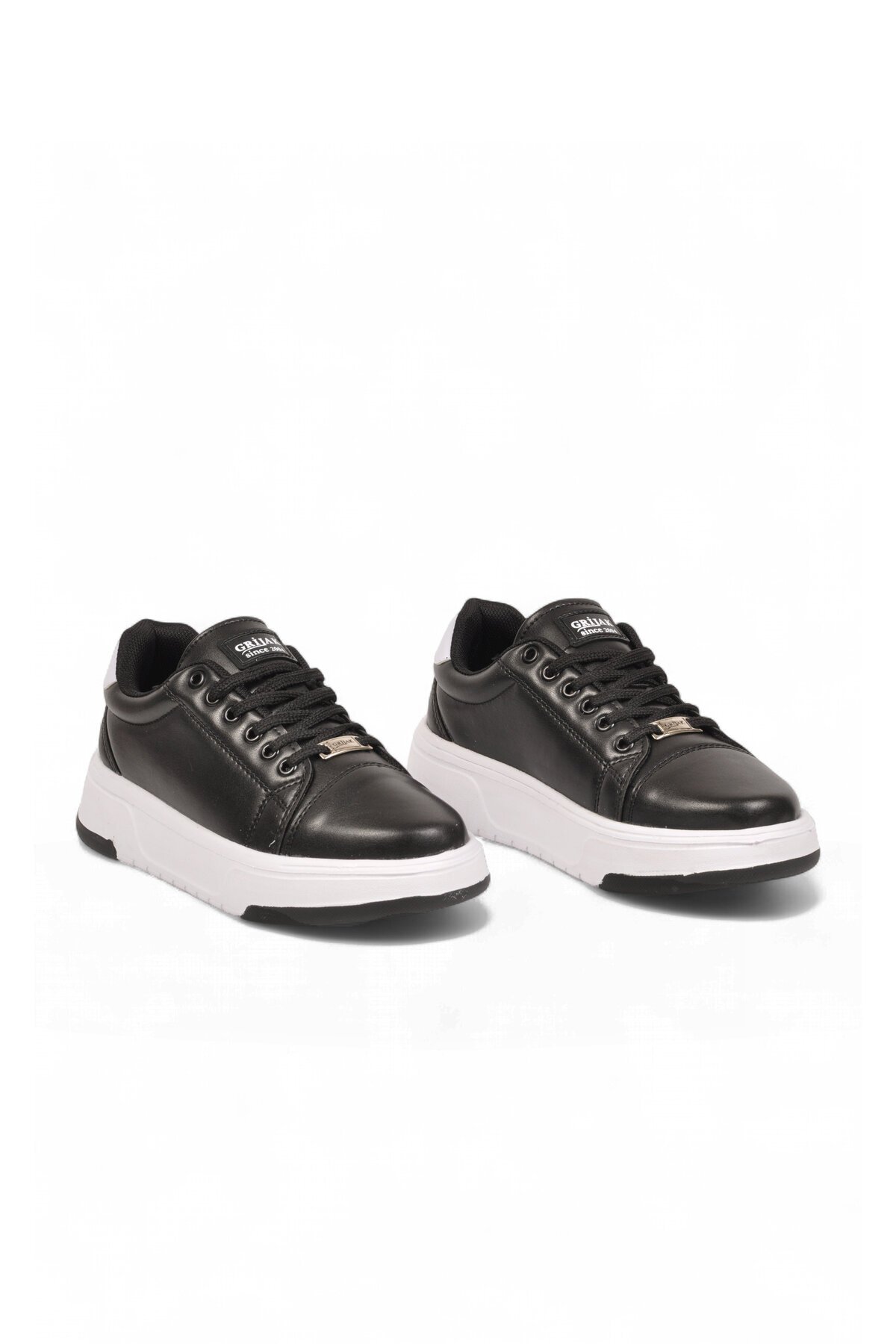 Siyah-Beyaz Kadın Casual Ayakkabı Bağcıklı Kalın Rahat Tabanlı Şık Sneaker Code 419
