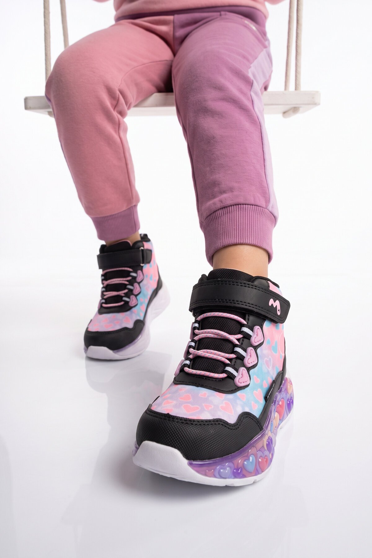 Kız Çocuk Su Geçirmez Işıklı Desenli Siyah-Pembe Cırt Bantlı Sneaker Bot Montana
