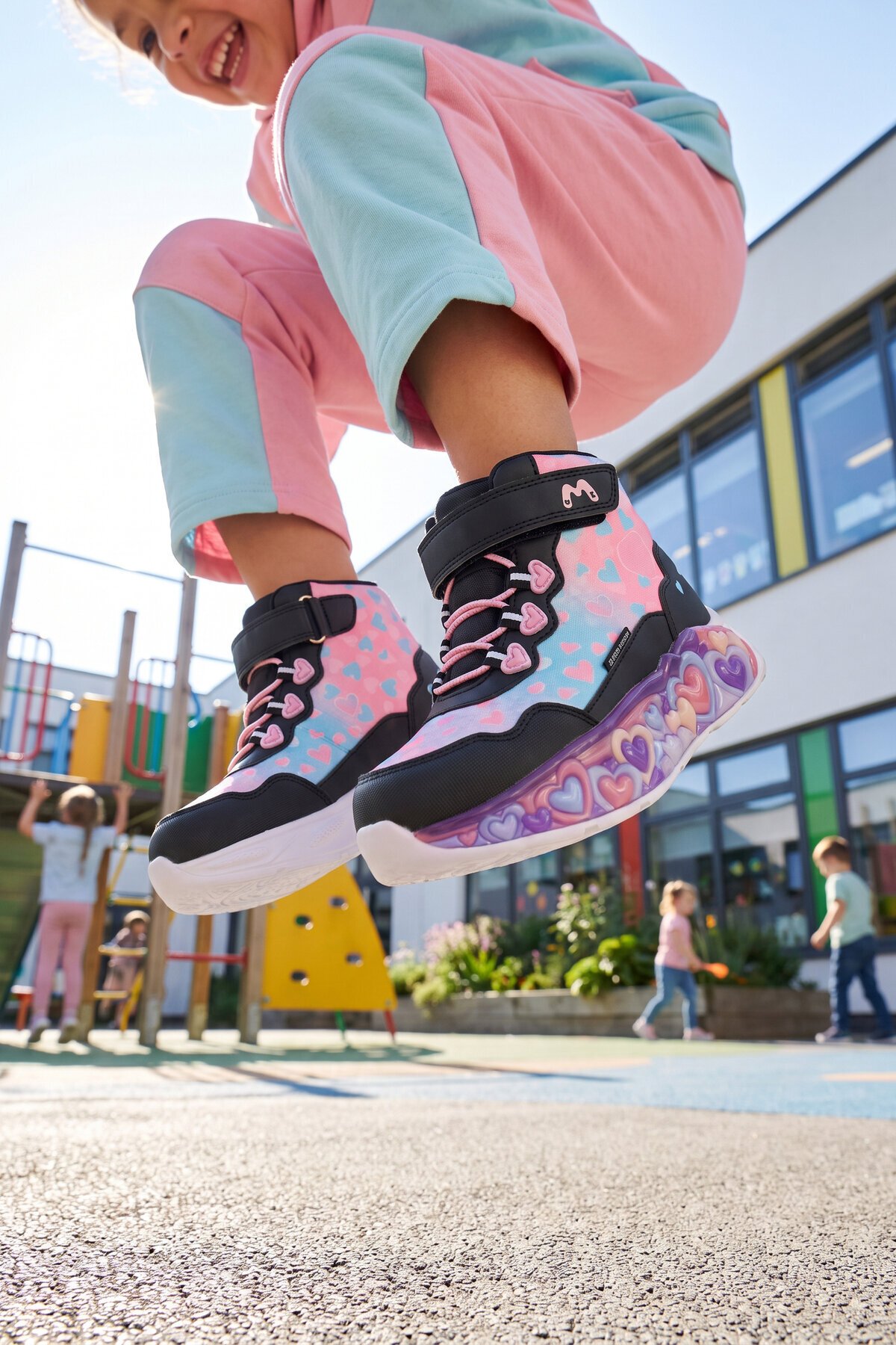 Kız Çocuk Su Geçirmez Işıklı Desenli Siyah-Pembe Cırt Bantlı Sneaker Bot Montana