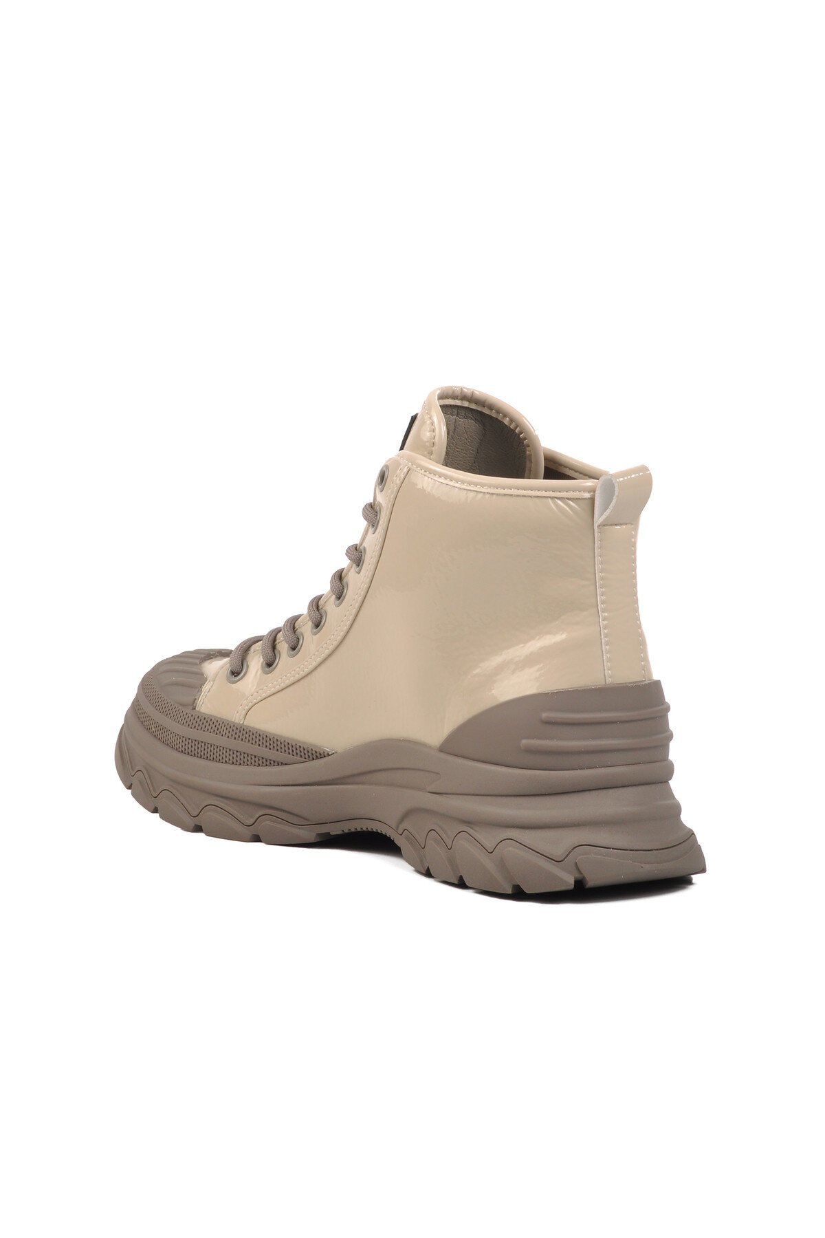 Guja Bej Rugan Kadın Bot