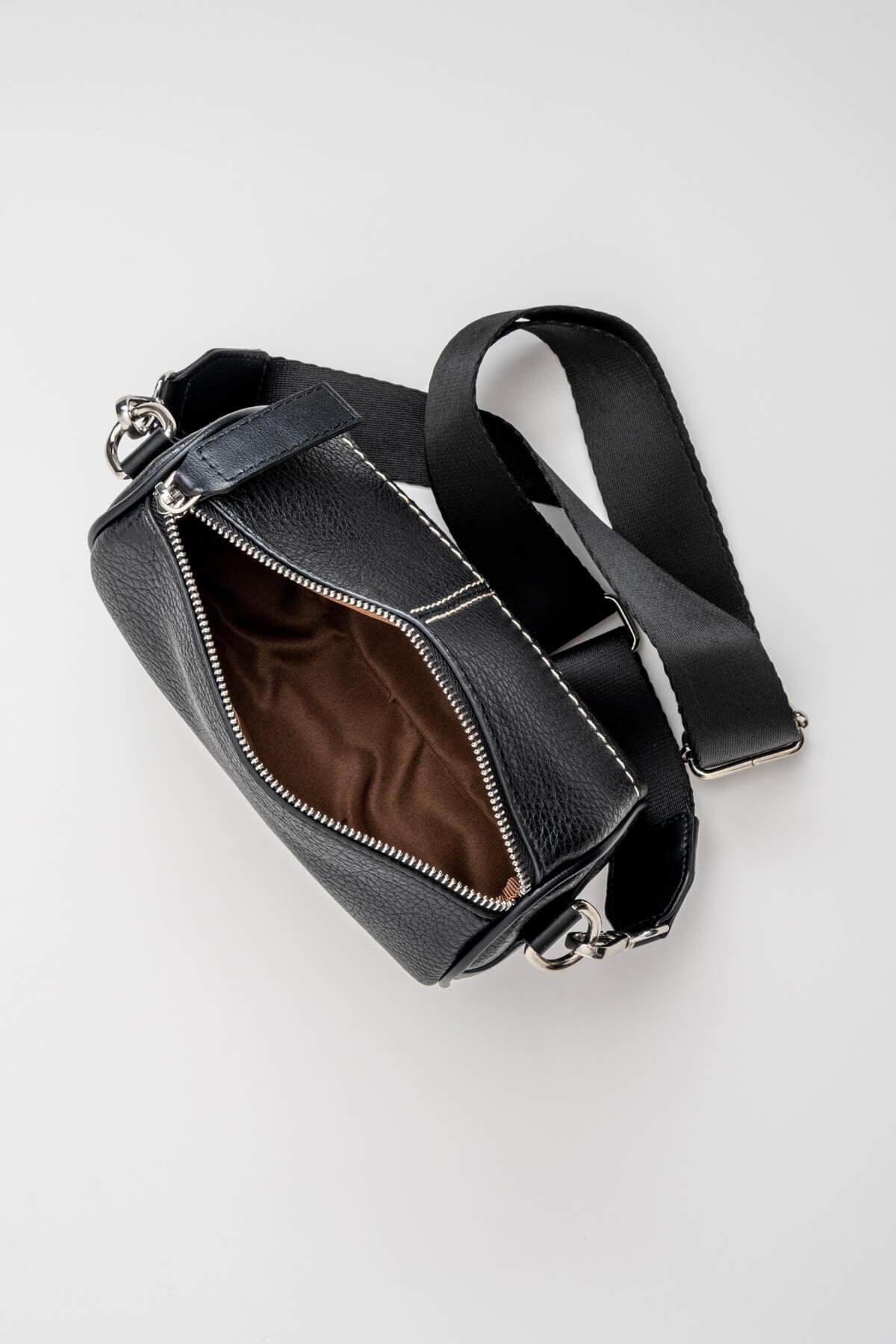 Siyah Kadın Omuz Çantası IM544-1