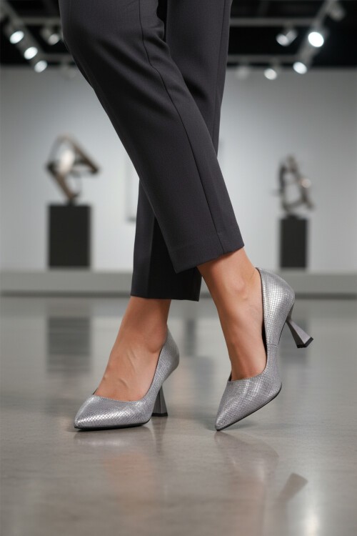 Platin Hafif Kadın Topuklu Ayakkabı 665140 Z