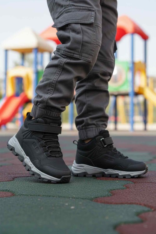 Siyah-Gri Cırtlı Çocuk Outdoor Bot Cool Doruk F