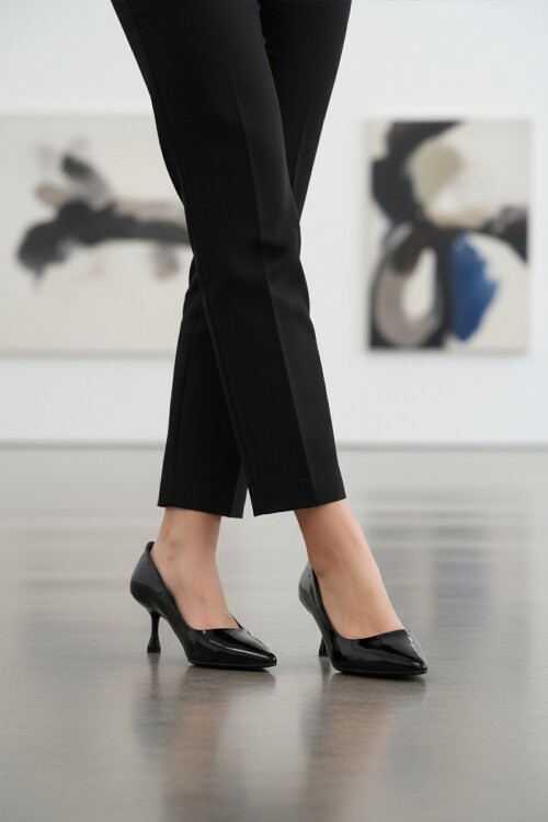 Siyah Rugan Kadın Topuklu Ayakkabı 695033 Z