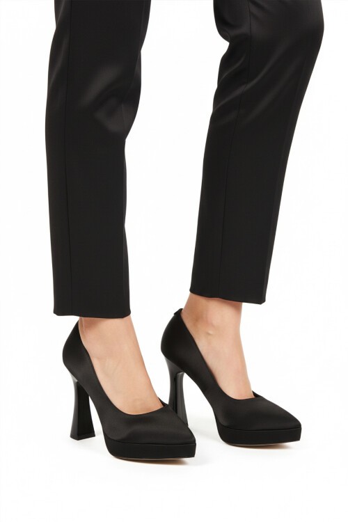 Siyah Saten Kadın Topuklu Ayakkabı 448206 Z