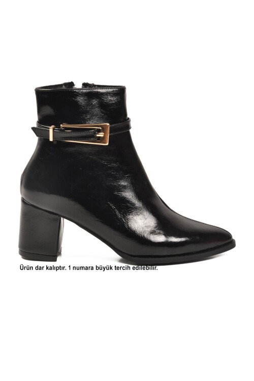 Siyah Fermuarlı Topuklu Kadın Bot Dar Kalıp 262327 Z