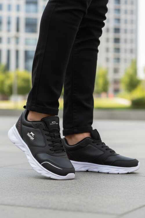 Siyah-Beyaz Erkek Spor Ayakkabı Epic M