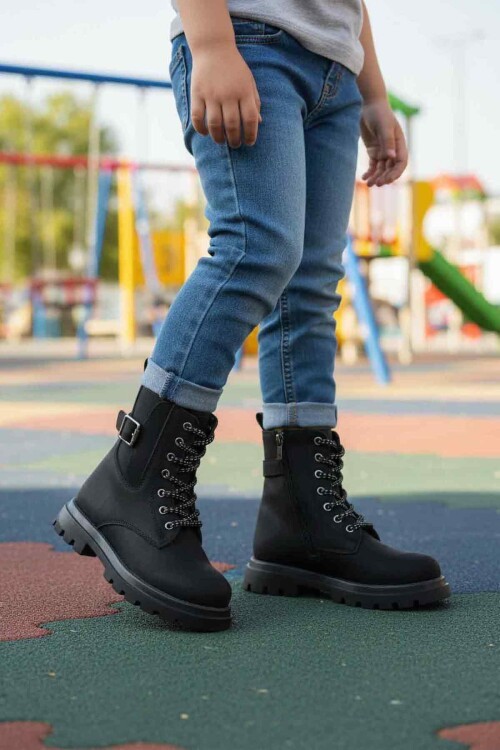 Siyah Çocuk Bot Aleda F