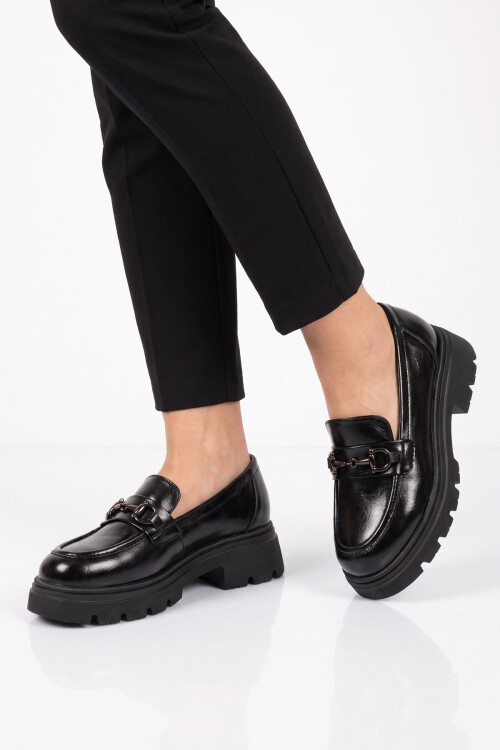 Kadın Toka Detaylı Loafer Siyah Cilt Kalın Rahat Taban Şık Casual Ayakkabı 572508
