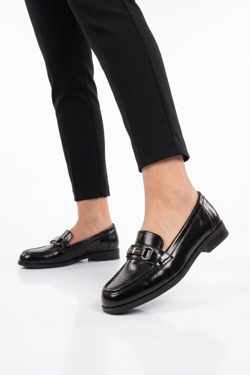 Kadın Toka Detaylı Şık Rahat Siyah Parlak Kadın Klasik Casual Ayakkabı Loafer PC-56058