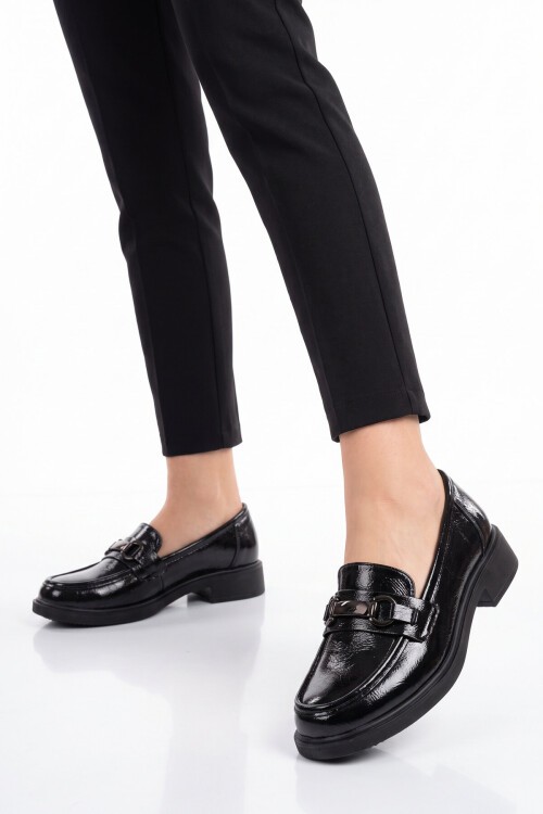 Kadın Toka Detaylı Şık Rahat Siyah Parlak Kadın Klasik Casual Ayakkabı Loafer PC-56064