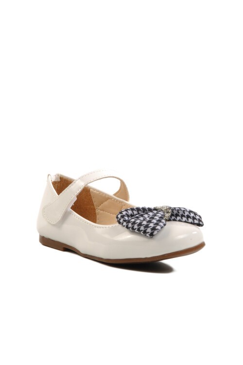 Walkway Beyaz Rugan Kız Çocuk Babet