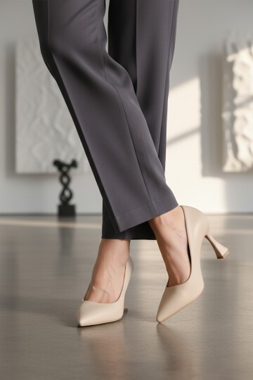 Bej Hafif Kadın Topuklu Ayakkabı 665127 Z