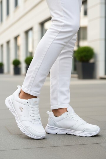 Beyaz Bağcıklı Hafif Erkek Spor Ayakkabı Epic M