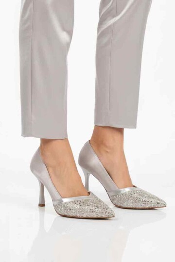 Gümüş Saten Tekstil İnce Topuklu Hafif Kadın Topuklu Ayakkabı 357192 Z