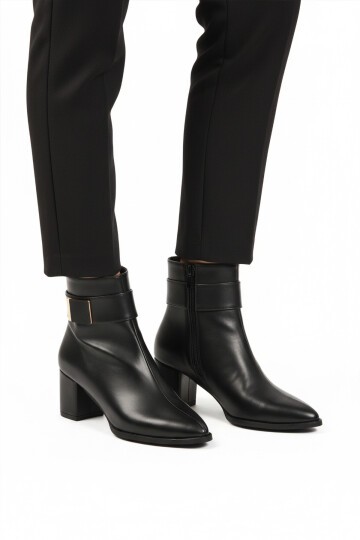 Siyah Deri Kadın Bot 262326 Z (Dar Kalıp)