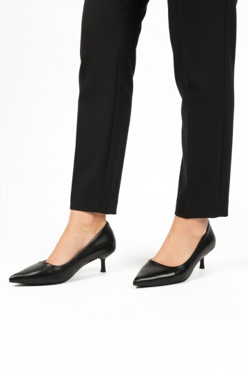 Siyah Cilt İnce Topuklu Kadın Topuklu Ayakkabı 458343 Z