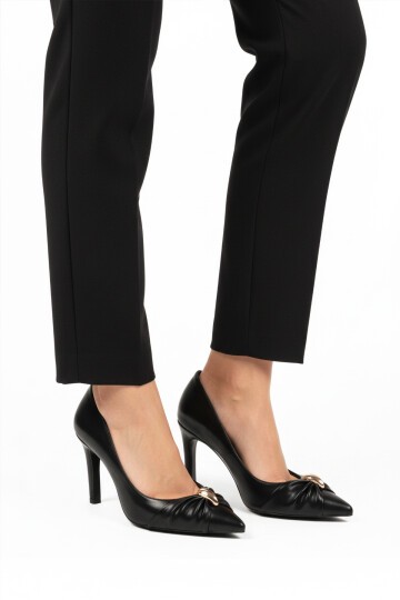 Siyah Cilt İnce Topuklu Kadın Topuklu Ayakkabı 575033 Z